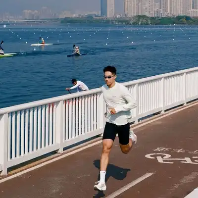 梁泽